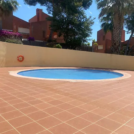 Adosado Familiar En Tamarit, Tarragona, Espana